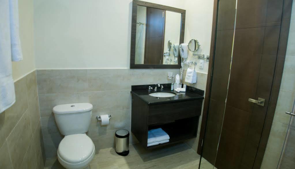 Hotel Hr Amada Кукута Экстерьер фото