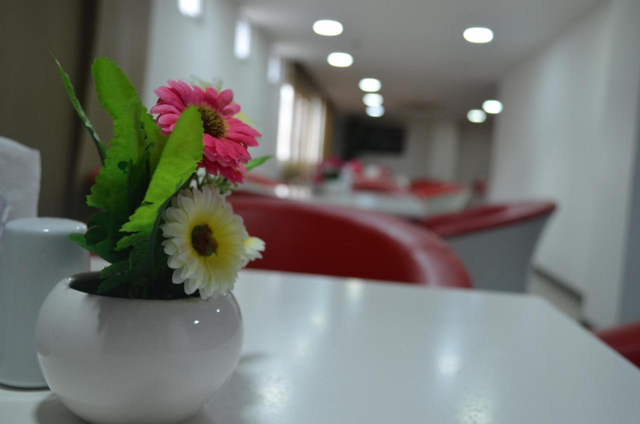 Hotel Hr Amada Кукута Экстерьер фото